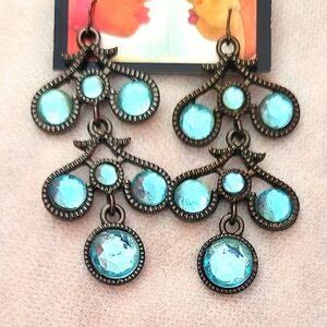 Beautiful Hanging Turquoise Blue Earrings! In Excellent Condition!